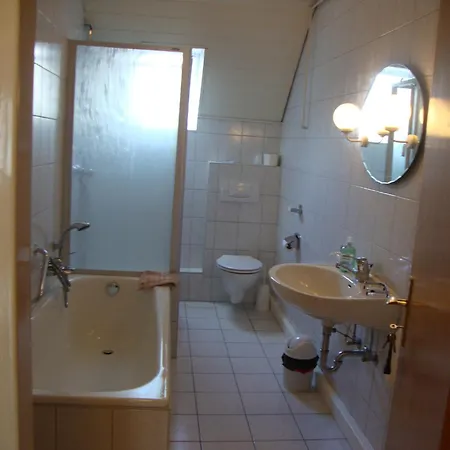 Zum Alten Forsthaus Inn *